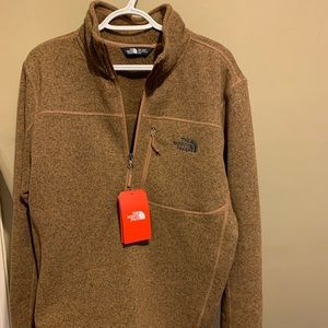 North Face - 1/4 Zip - New - M- NEW